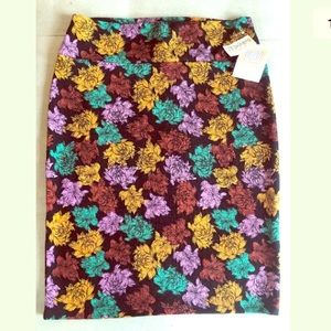 NWT! LuLaRoe Cassie Pencil Skirt Peony Black LLR